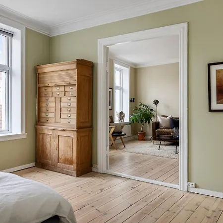Urban Retreat, Gateway To Apartment