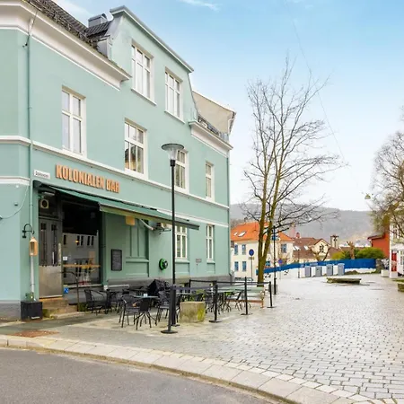 Urban Retreat, Gateway To