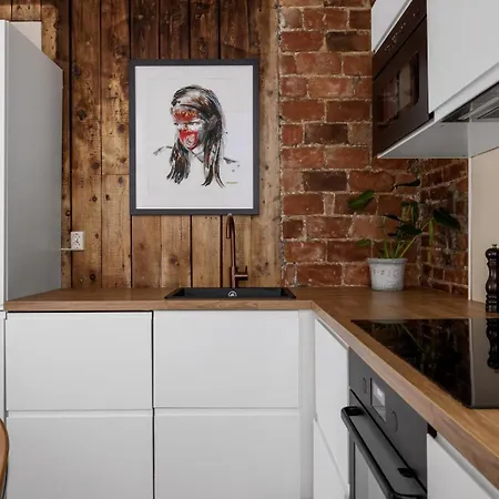 Urban Retreat, Gateway To
